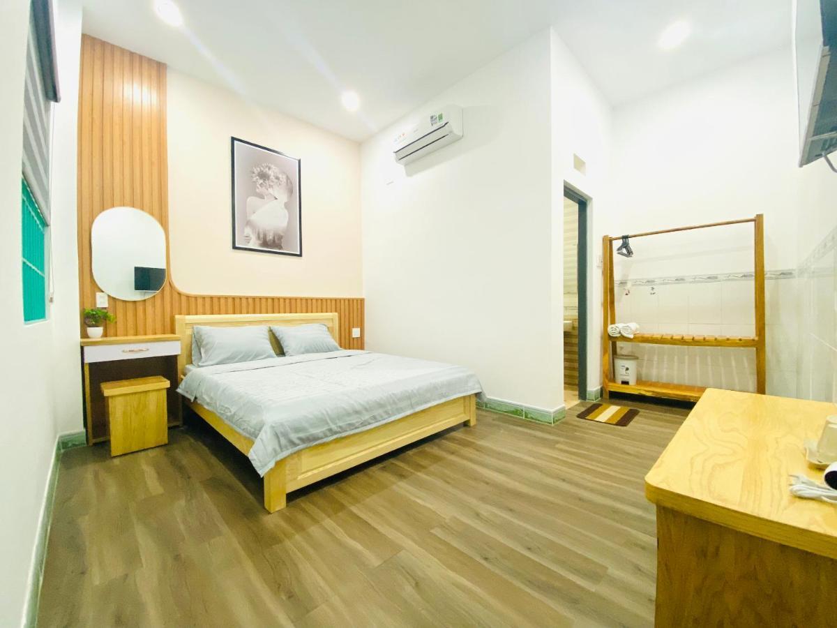 Moon'S House Homestay Куїнон Екстер'єр фото